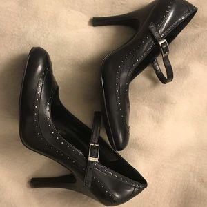 BCBG 4” “Mary Jane” pumps